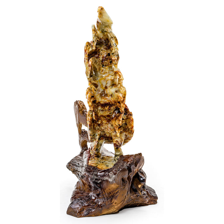Agate sculpture of a rooster, a vigilant guardian figure.