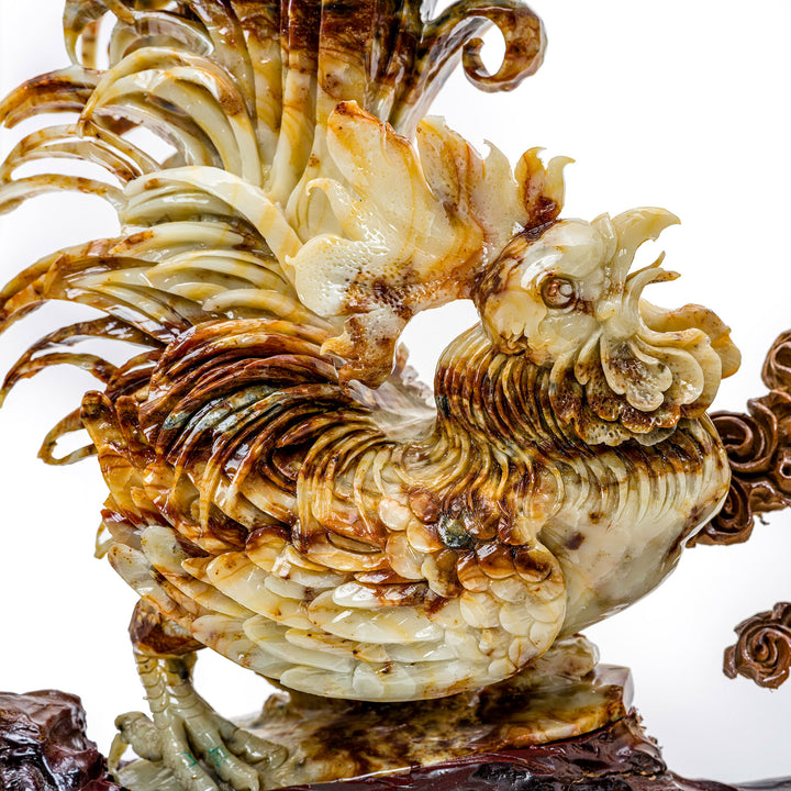 Lifelike rooster statue carved from colorful agate.
