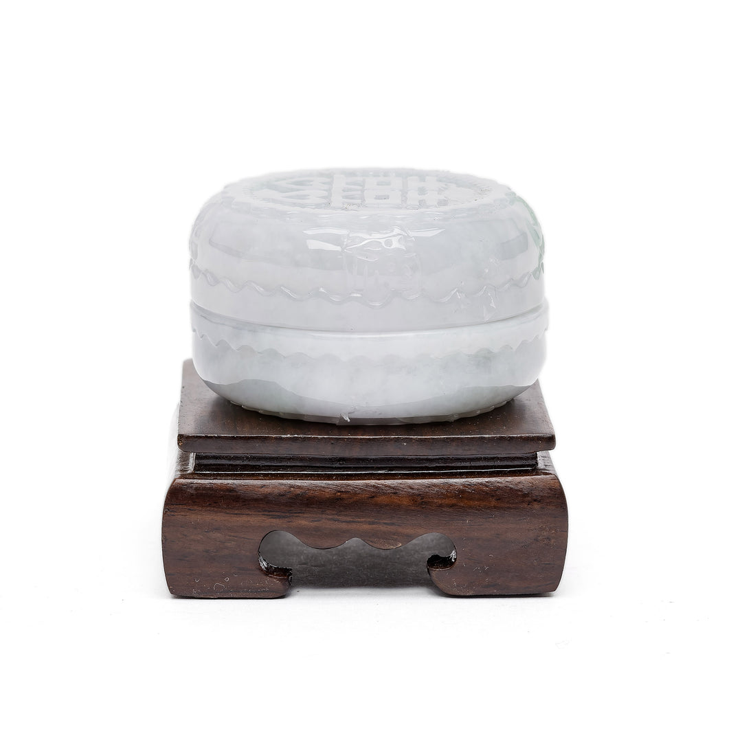 Giftable jade trinket box with wedding motif