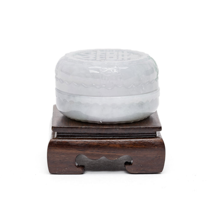 Giftable jade trinket box with wedding motif
