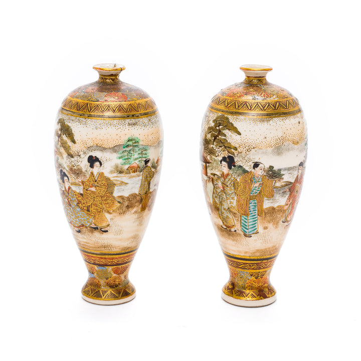 Pair of miniature Japanese vases in gold and multicolor