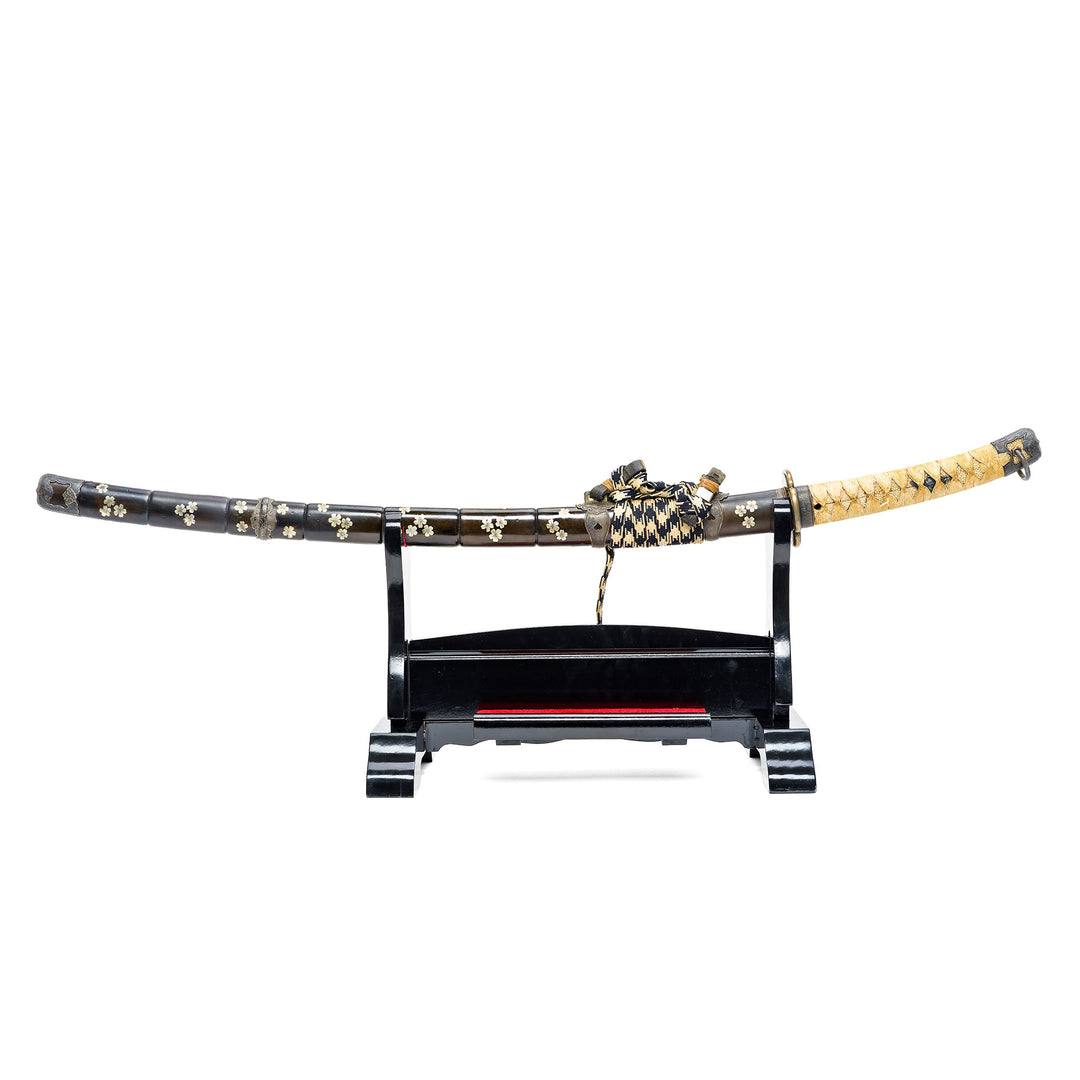 Full view of Muramasa katana with lacquered scabbard