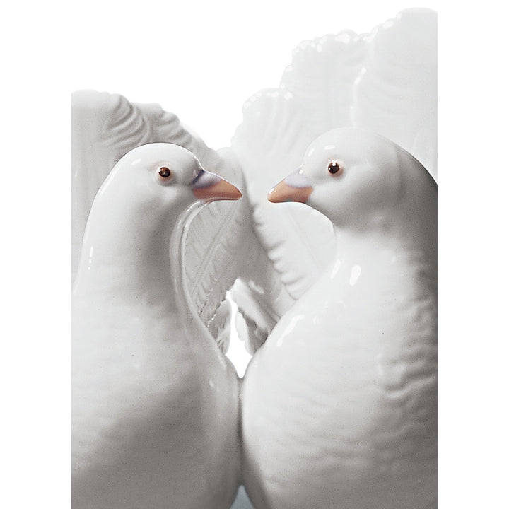 Image 2 Lladro Couple of Doves Figurine - 01001169