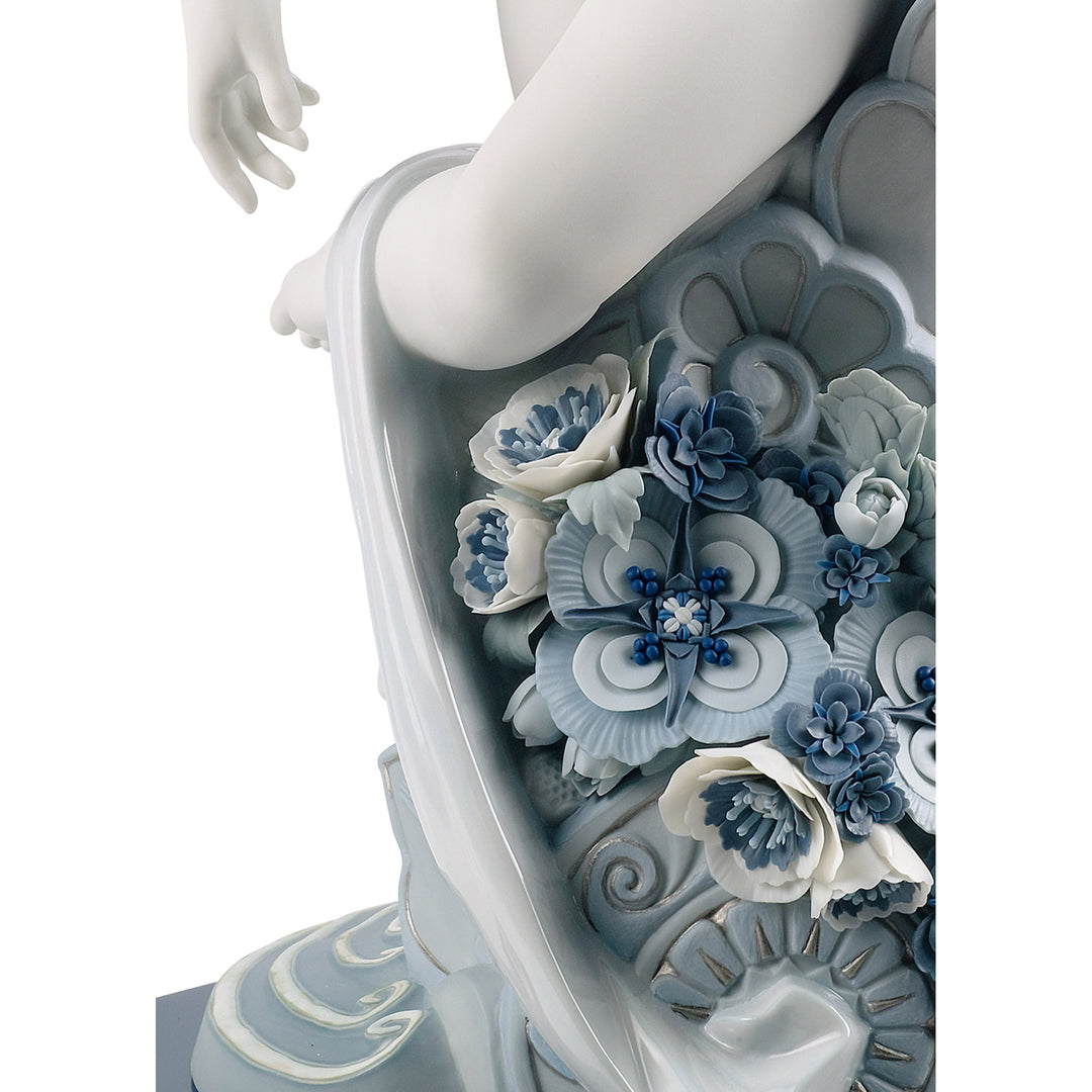 Image 5 Lladro Pure Beauty Woman Sculpture. Limited Edition - 01001945