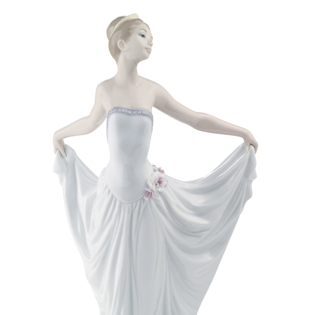 Image 2 Lladro Dancer Ballet Woman Figurine - 01007189