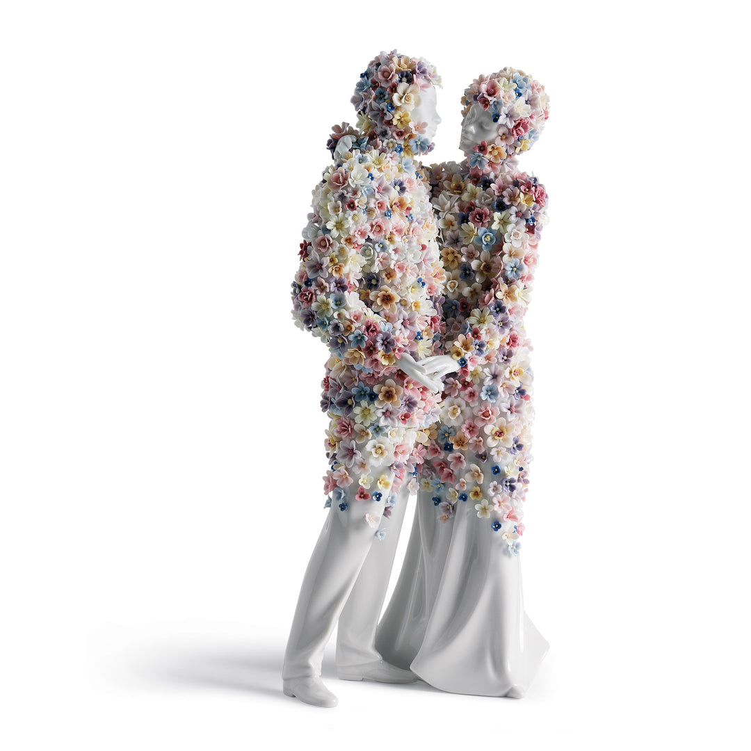 Lladro Love III Couple Sculpture - 01007233