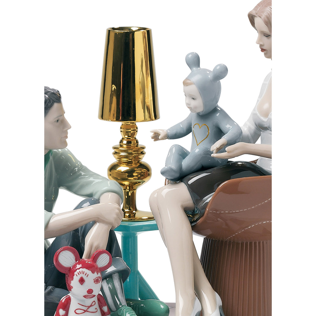 Image 2 Lladro The Family Portrait Figurine. By Jaime Hayon - 01007255