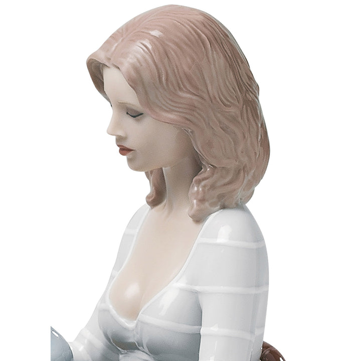 Image 5 Lladro The Family Portrait Figurine. By Jaime Hayon - 01007255