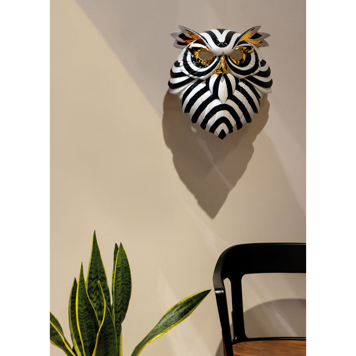 Image 2 Lladro Owl Mask. Black and Gold - 01009406
