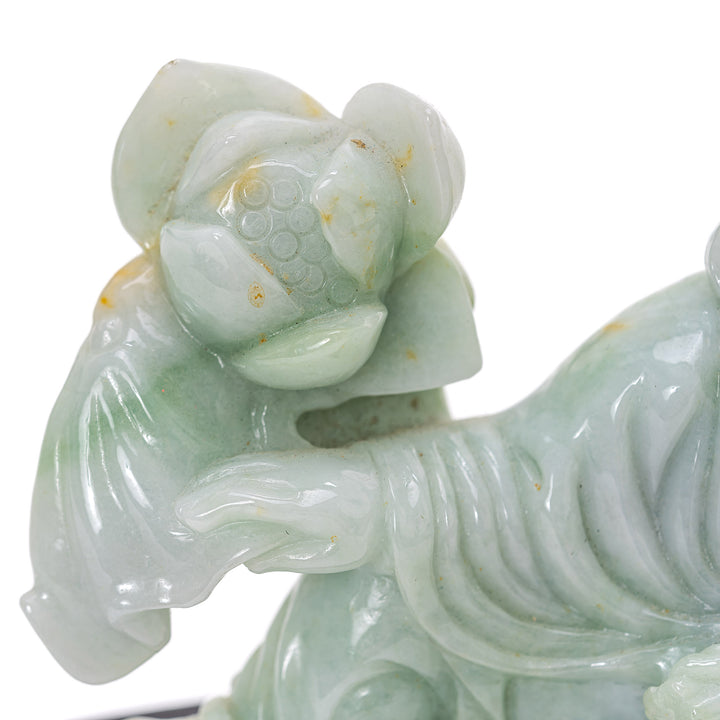 Jade Seated Kwan Yin