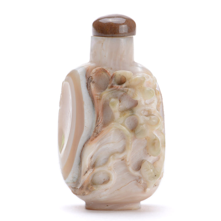 Regis Galerie Snuff Bottles Collection. Snuff Bottle Mother of Pearl Image