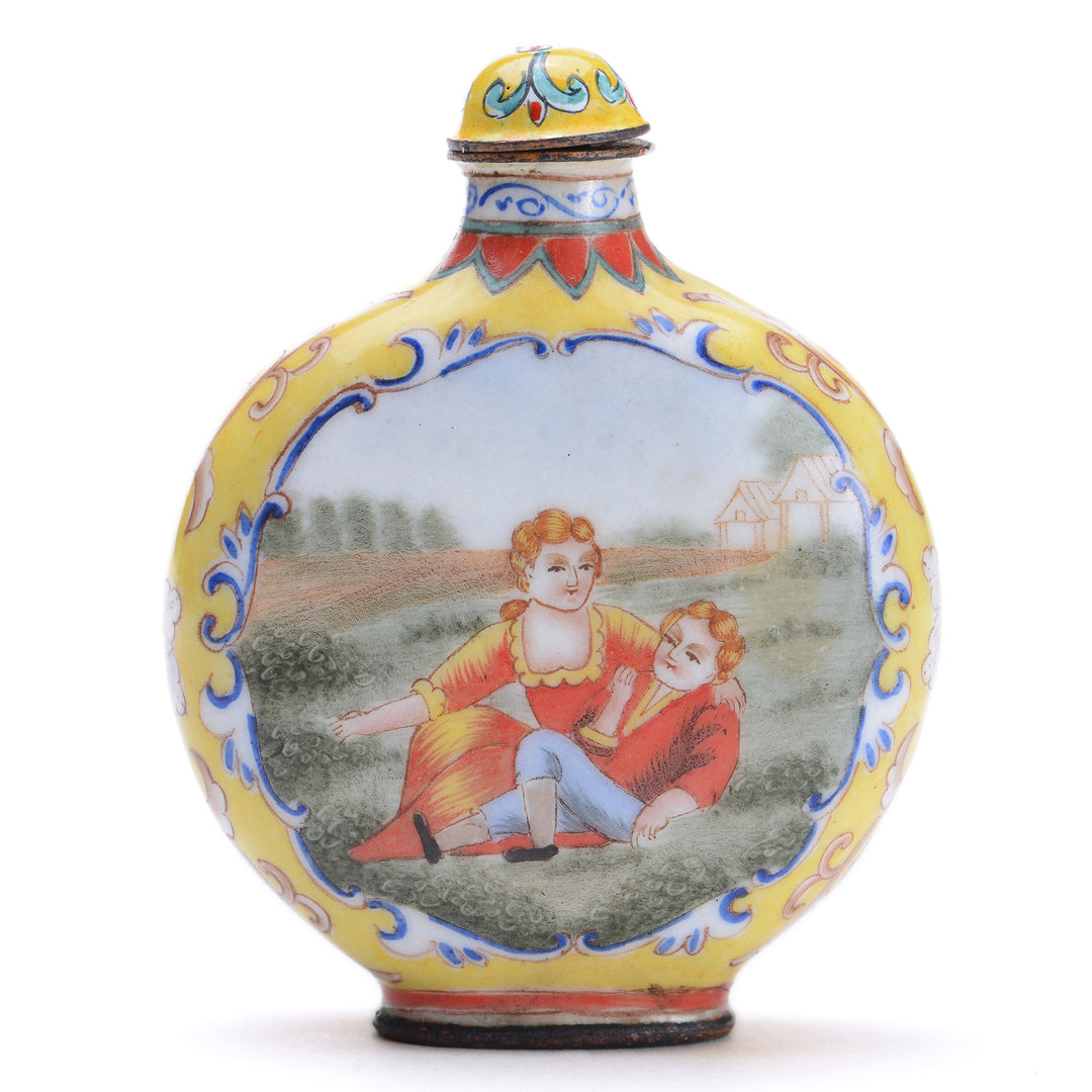 Regis Galerie Snuff Bottles Collection. Snuff Bottle Porcelain Image