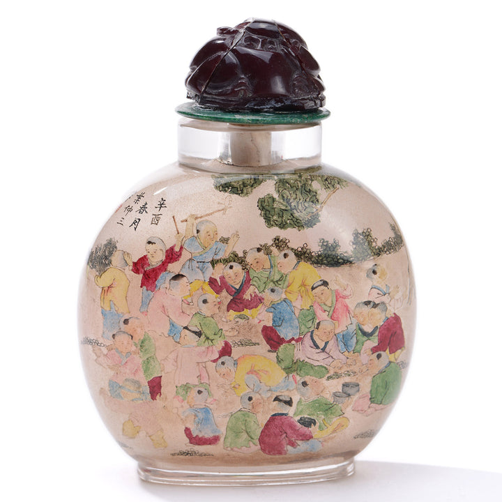 Regis Galerie Snuff Bottles Collection. Snuff Bottle Inside Painted Image