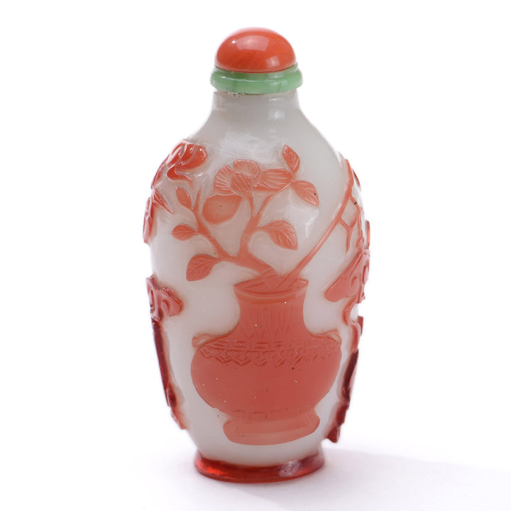 Regis Galerie Snuff Bottles Collection. Snuff Bottle Red & White Image