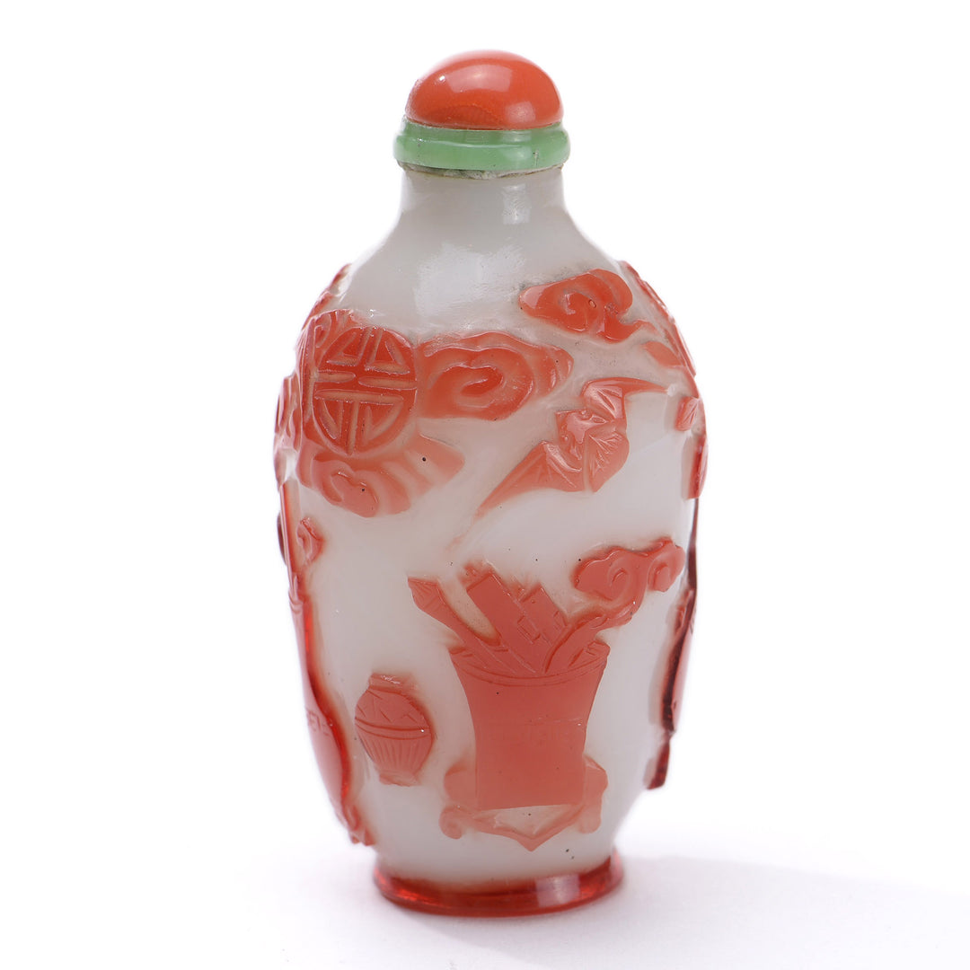 Regis Galerie Snuff Bottles Collection. Snuff Bottle Red & White Image