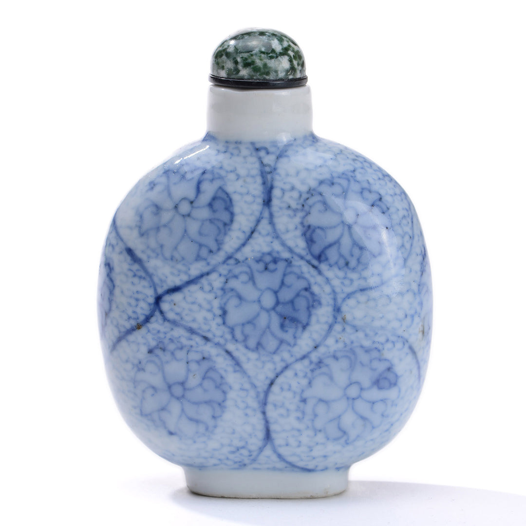 Regis Galerie Snuff Bottles Collection. Snuff Bottle Porcelain Image #1