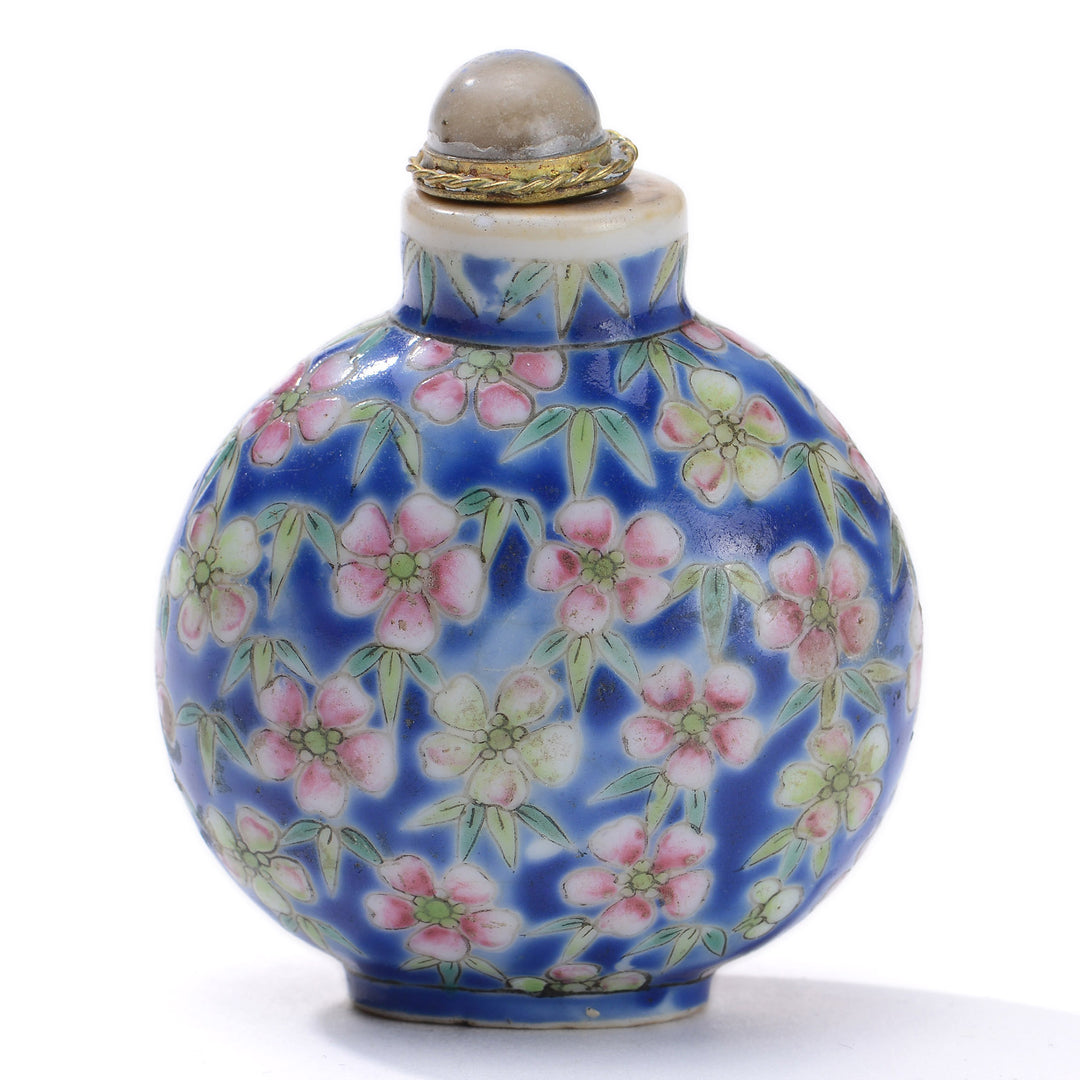 Regis Galerie Snuff Bottles Collection. Snuff Bottle Porcelain Image