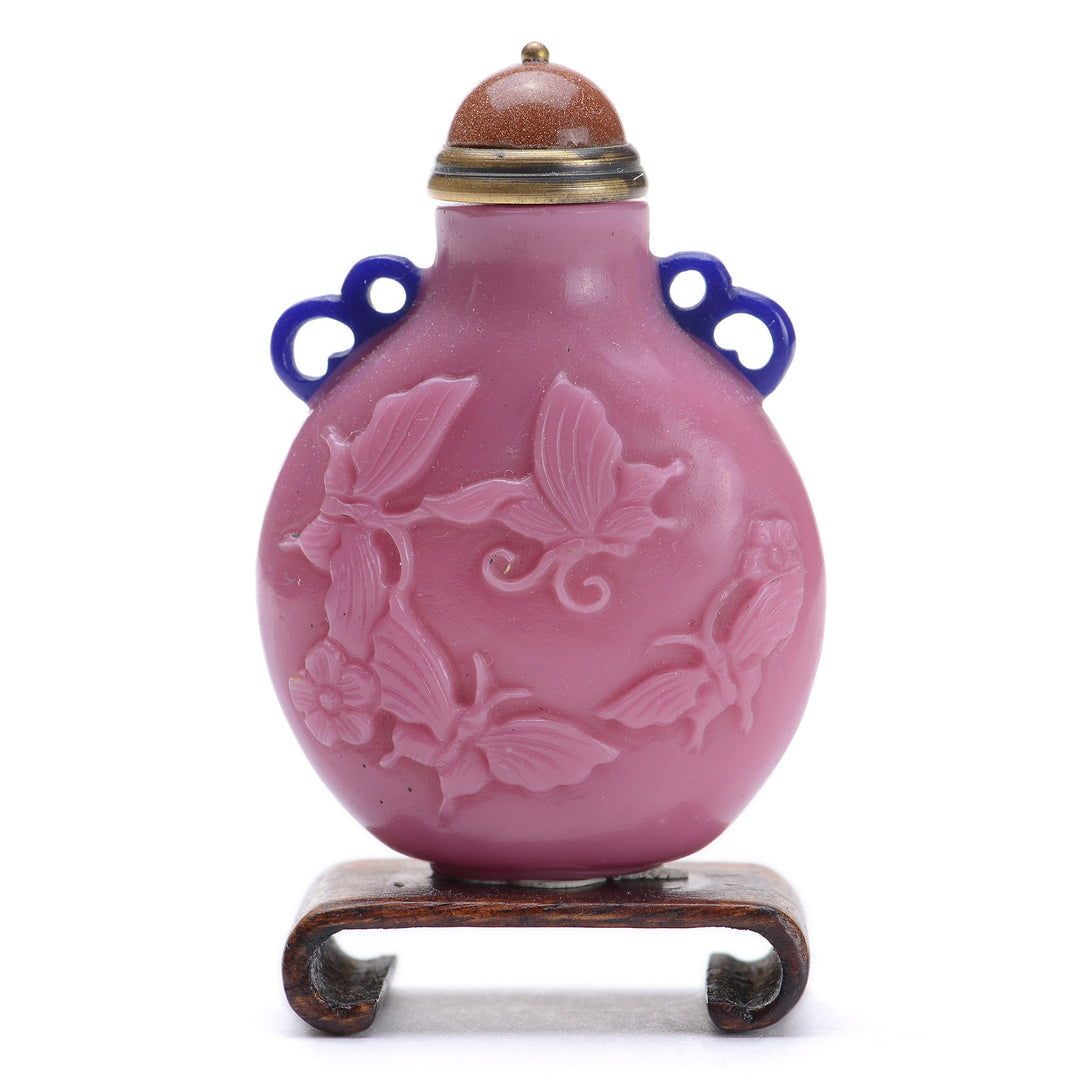 Regis Galerie Snuff Bottles Collection. Snuff Bottle Glass Image