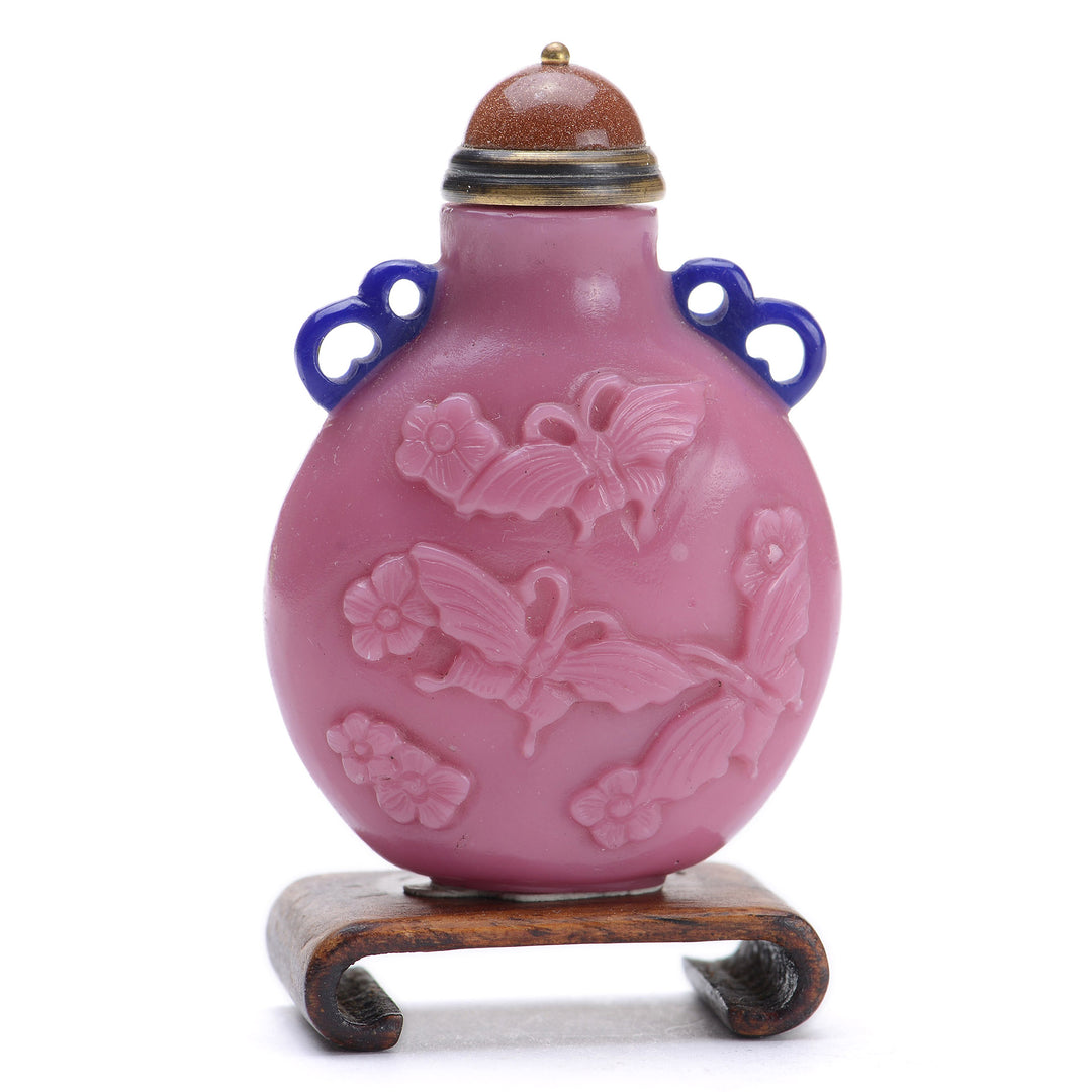 Regis Galerie Snuff Bottles Collection. Snuff Bottle Glass Image