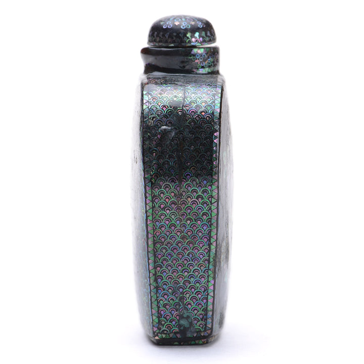 Regis Galerie Snuff Bottles Collection. Snuff Bottle Lacquer Image