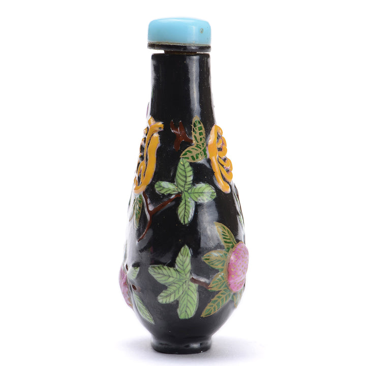 Regis Galerie Snuff Bottles Collection. Porcelain Snuff Bottle Image
