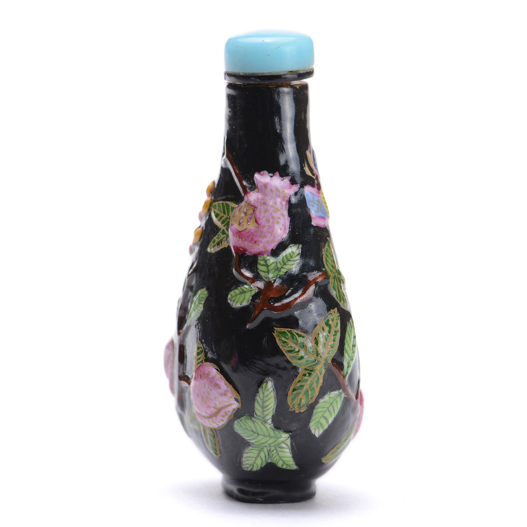 Regis Galerie Snuff Bottles Collection. Porcelain Snuff Bottle Image