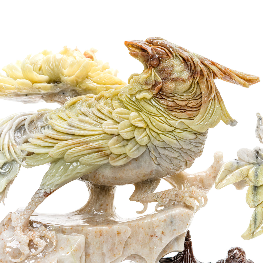 Sophisticated agate Bird of Paradise with feathered details.