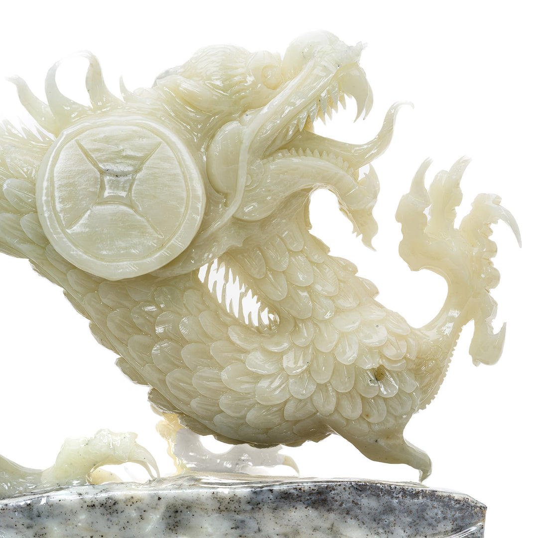 Agate dragon sculpture symbolizing progress and nobility.