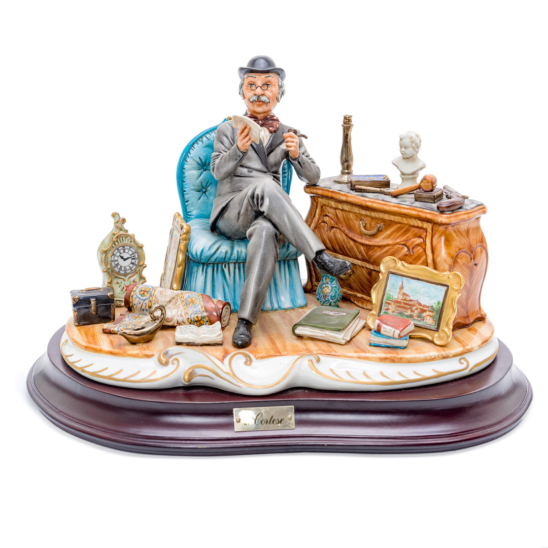 Capodimonte porcelain of an antique dealer by Cortese.