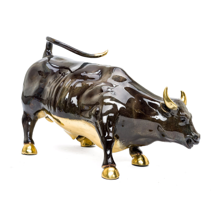 Side view of the handcrafted Wall Street Bull sculpture.