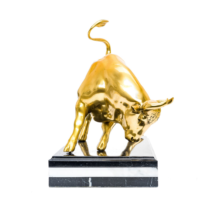 Luxurious gold bull figurine