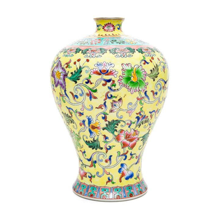 Refined Qianlong Period porcelain vase with vibrant designs