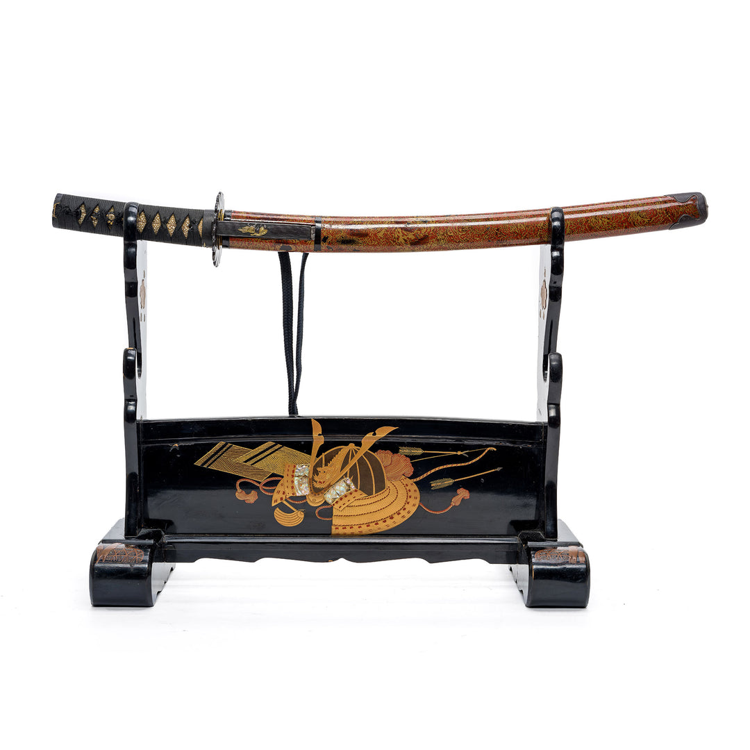 Lacquered Edo-period scabbard with intricate maki-e artwork