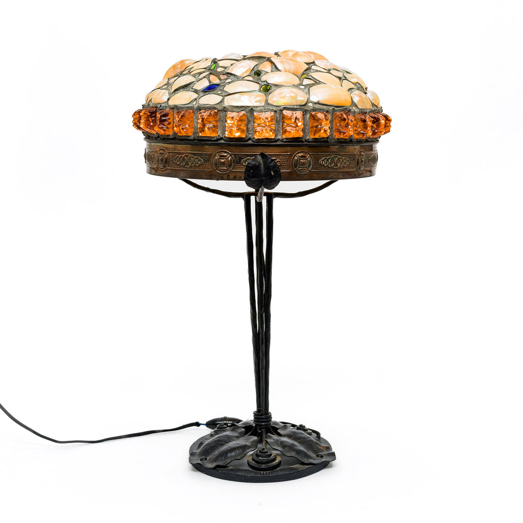 Compact tabletop decorative lamp