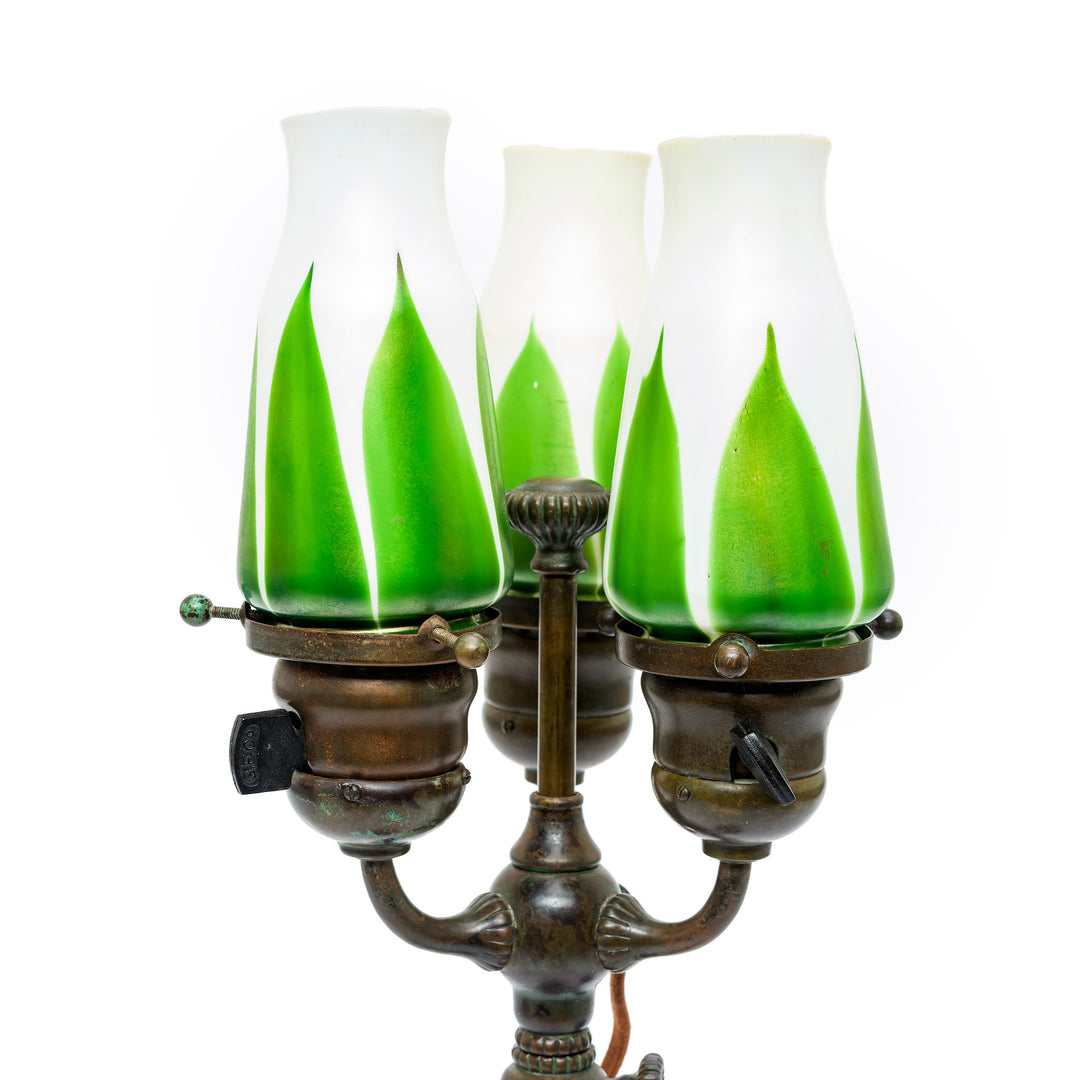 Pulled feather pattern Favrille shades in green and white