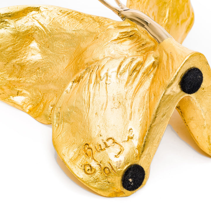 Underside view showing Ruiz signature and AP1 mark