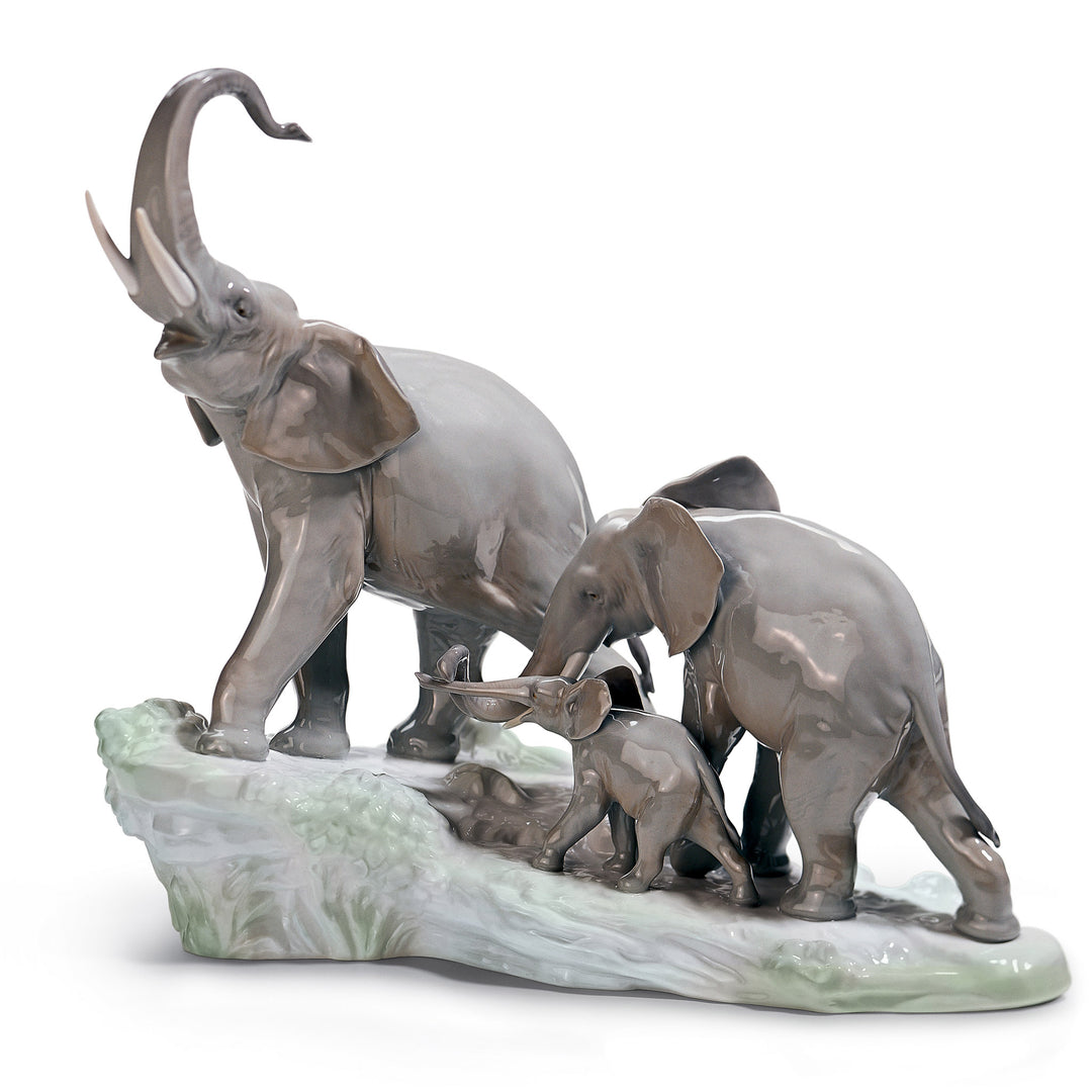 Lladro Elephants Walking Figurine - 01001150