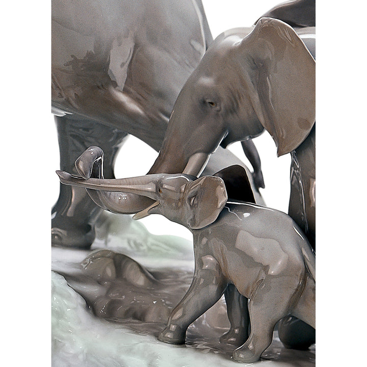 Image 3 Lladro Elephants Walking Figurine - 01001150