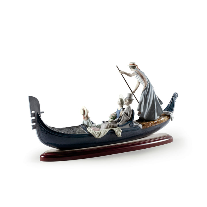 Image 2 Lladro In The Gondola Couple Sculpture. Numbered Edition - 01001350