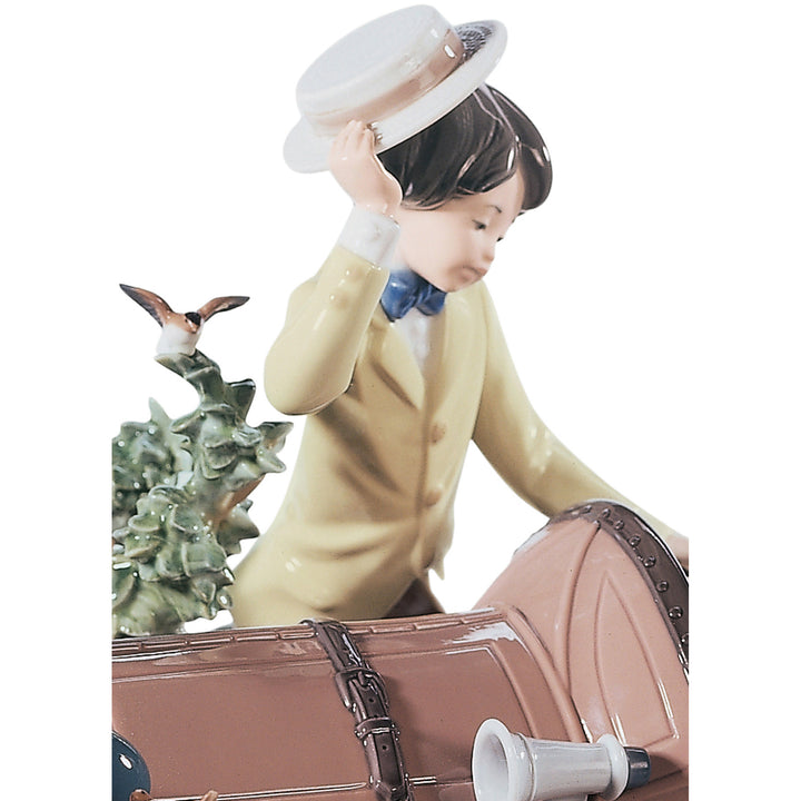 Image 4 Lladro Young Couple with Car Sculpture. Limited Edition - 01001393