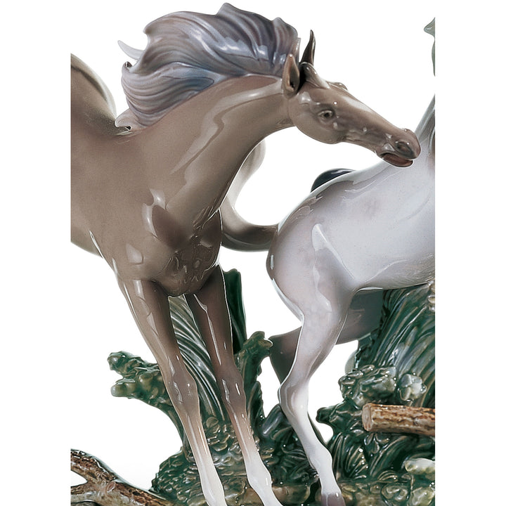 Image 3 Lladro Born Free Horses Sculpture - 01001420