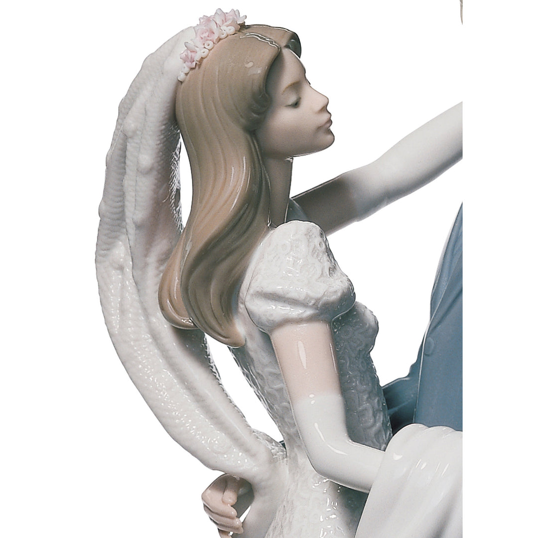 Image 3 Lladro I Love You Truly Couple Figurine - 01001528