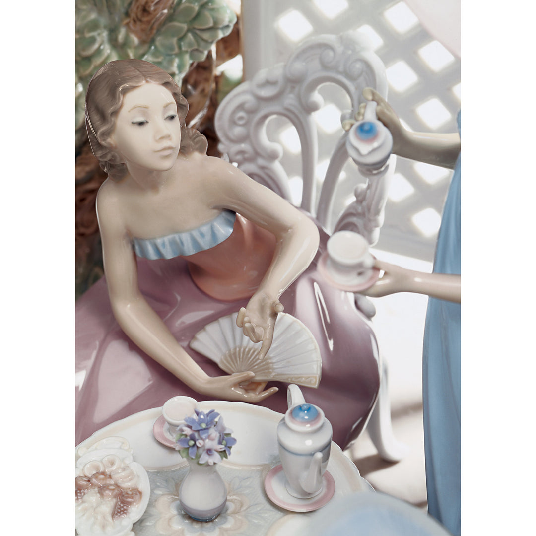 Image 2 Lladro Tea in The Garden Women Sculpture. Limited Edition - 01001759