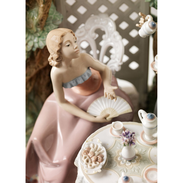 Image 5 Lladro Tea in The Garden Women Sculpture. Limited Edition - 01001759