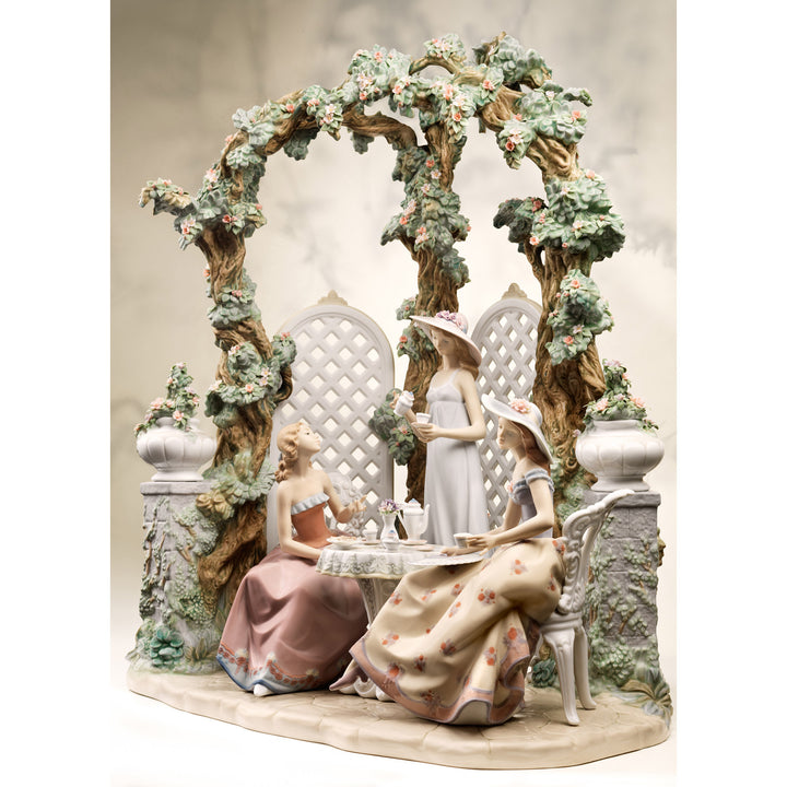 Image 6 Lladro Tea in The Garden Women Sculpture. Limited Edition - 01001759