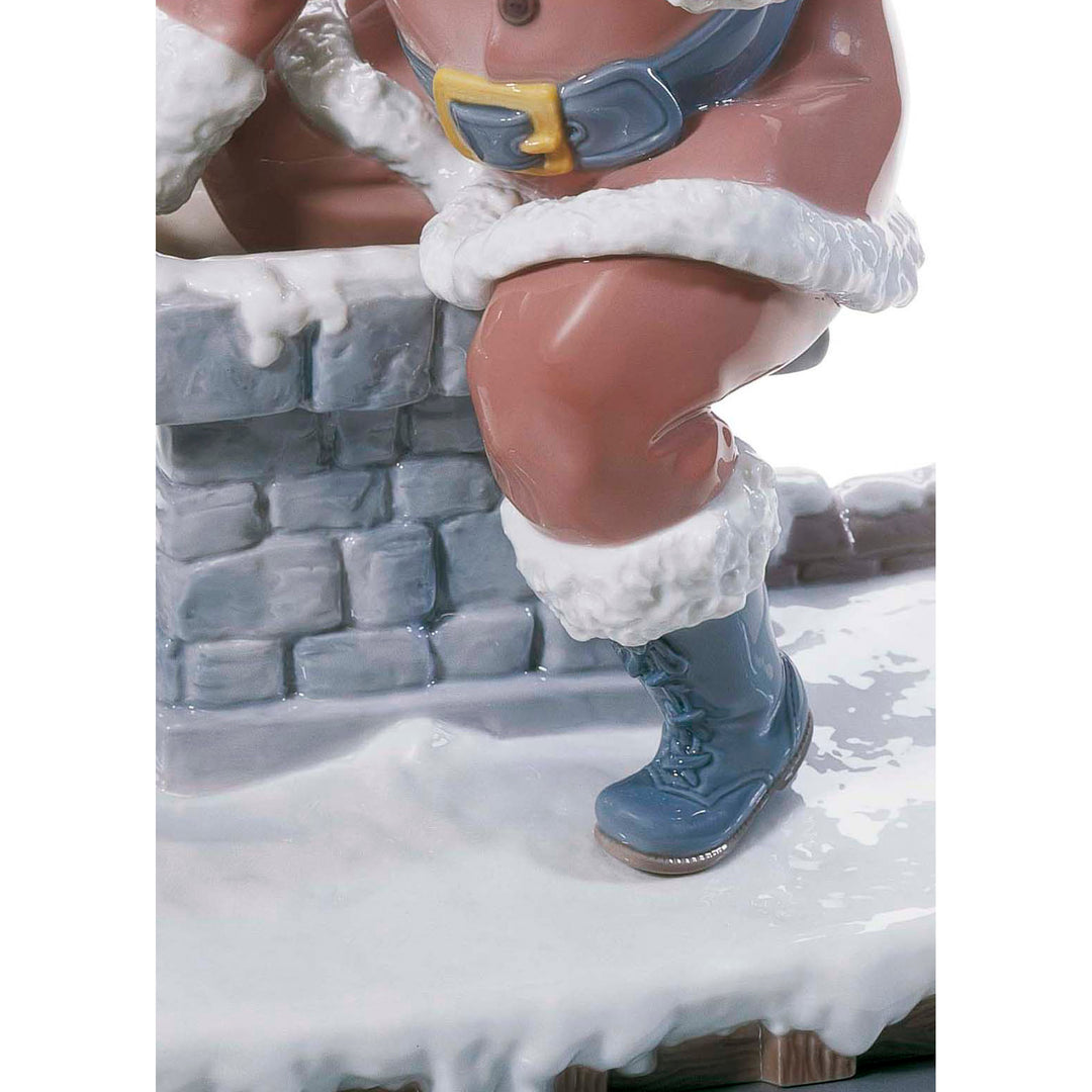 Image 4 Lladro Down The Chimney Santa Figurine. Limited Edition - 01001931
