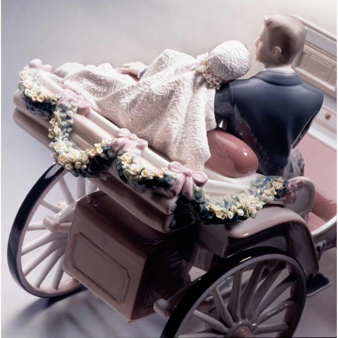 Image 4 Lladro Bridal Carriage Couple Sculpture. Limited Edition - 01001932