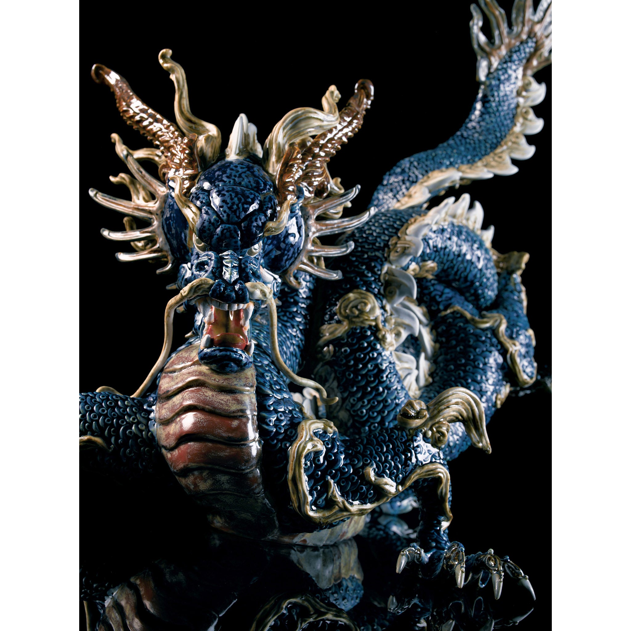 最終価格！ORNAMENTALE PLAKATKUNST Protective Dragon Sculpture. Golden Luster and Red. Limited