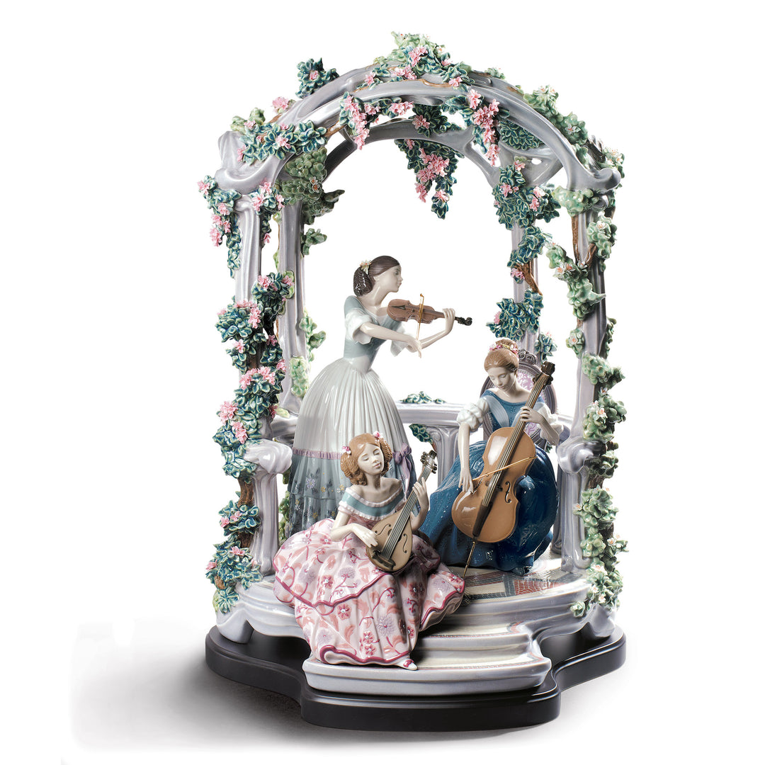 Lladro Summertime Symphony Women Sculpture. Limited Edition - 01001974