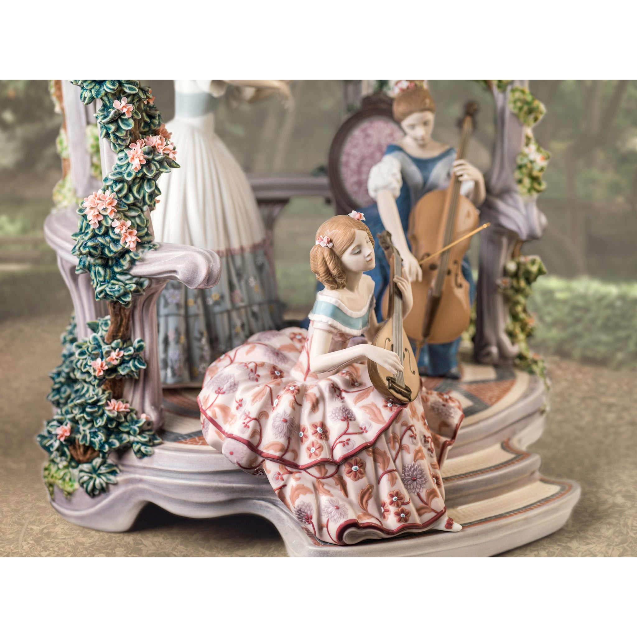 Summertime Symphony Women Sculpture. Limited Edition – Regis